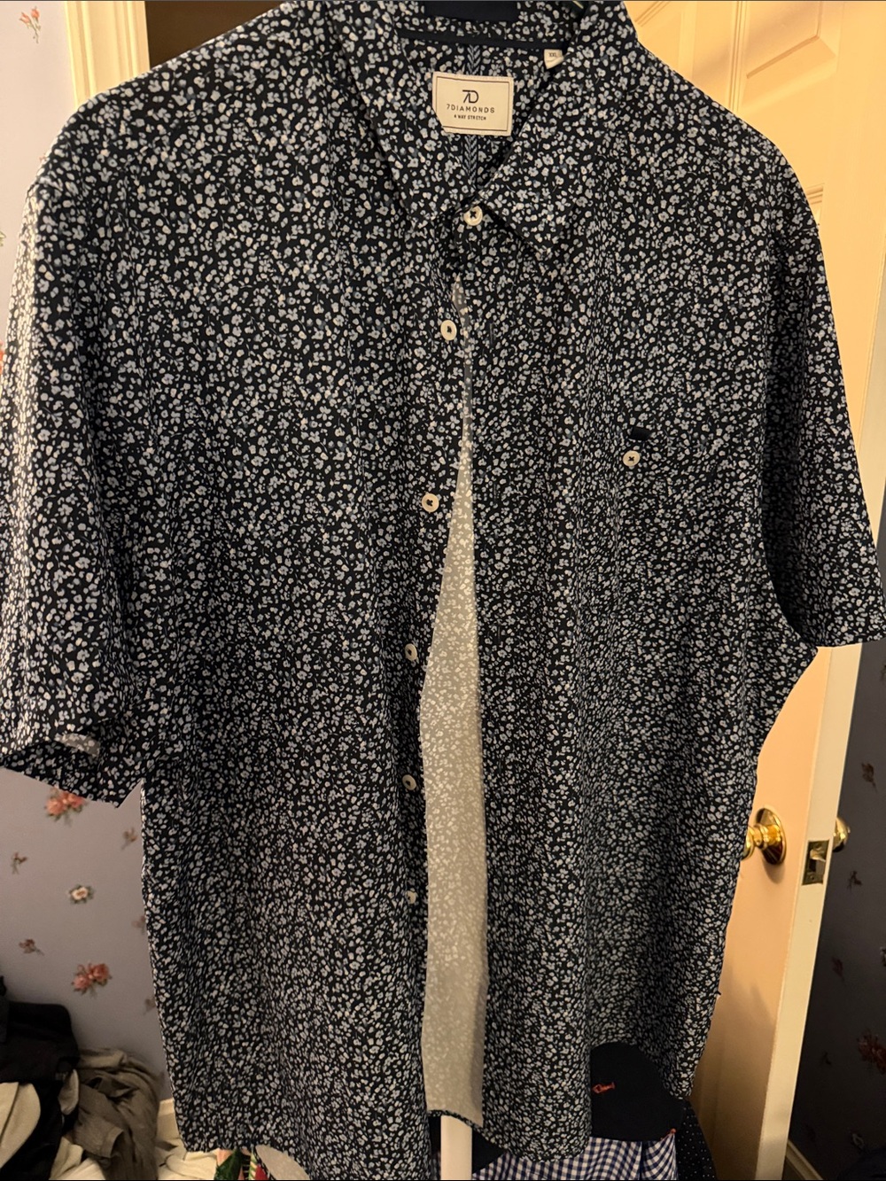7 Diamonds Navy Short-Sleeve Floral Button-Up Shirt